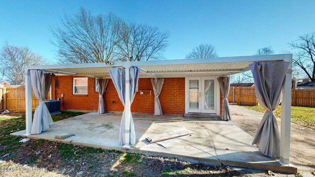 424 Mac Brae Rd, Louisville, KY 40214