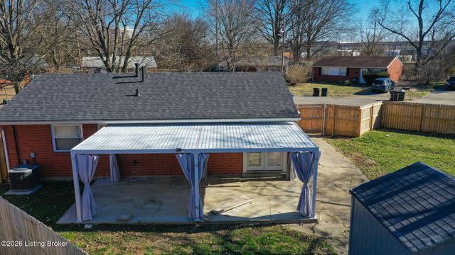 424 Mac Brae Rd, Louisville, KY 40214