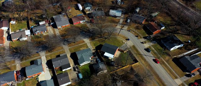 424 Mac Brae Rd, Louisville, KY 40214
