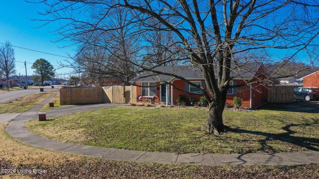 424 Mac Brae Rd, Louisville, KY 40214