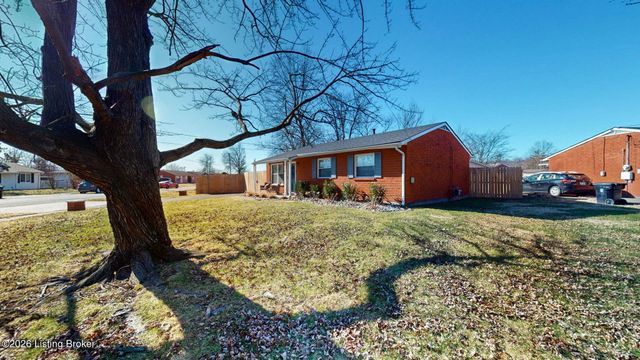 424 Mac Brae Rd, Louisville, KY 40214