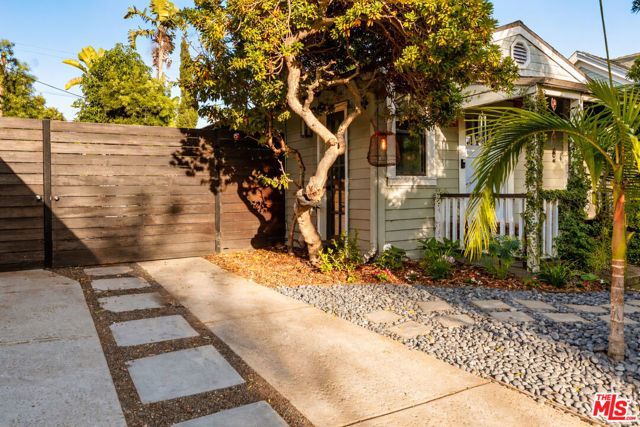 1014 Oakwood Avenue, Venice (los Angeles), CA 90291