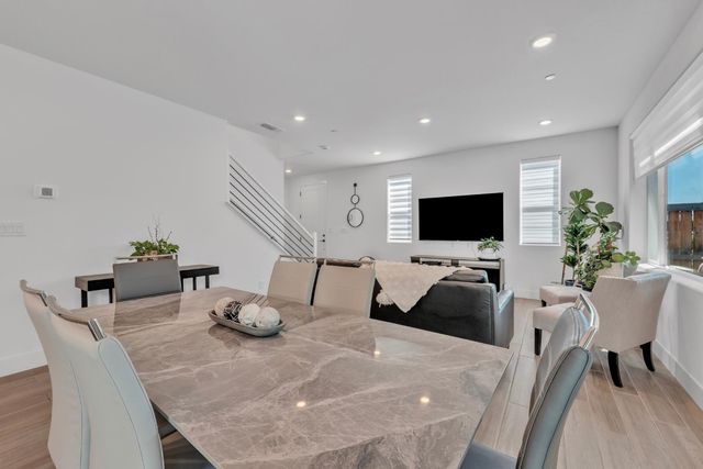 3356 Gallatin Dr, Folsom, CA 95630