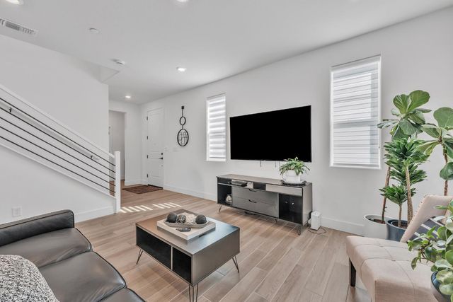 3356 Gallatin Dr, Folsom, CA 95630