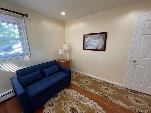 5 Denton Place, Farmingdale, NY 11735