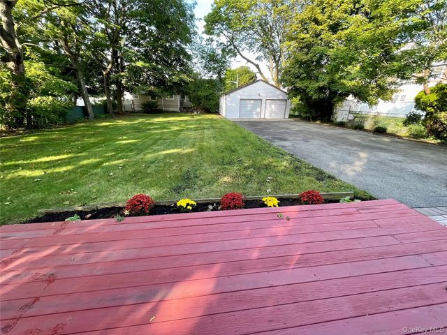 5 Denton Place, Farmingdale, NY 11735
