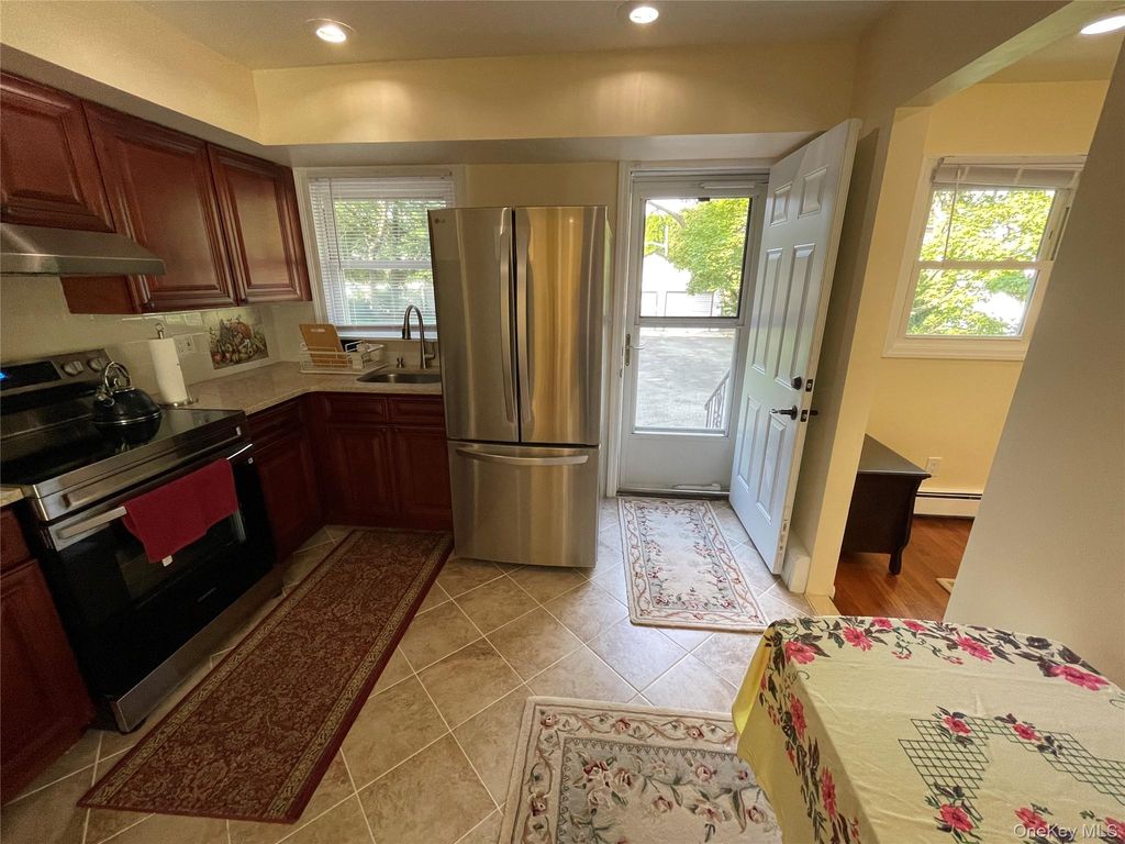 5 Denton Place, Farmingdale, NY 11735 — photo 3