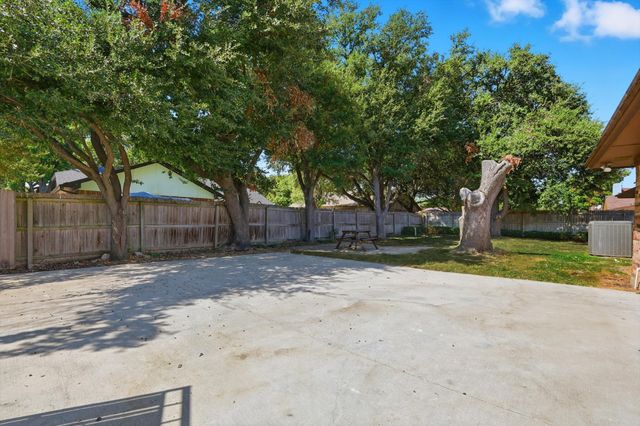 6908 Wilton Drive, Fort Worth, TX 76133