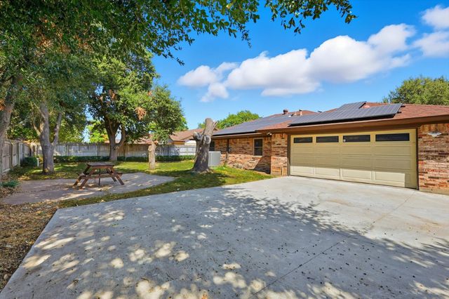6908 Wilton Drive, Fort Worth, TX 76133