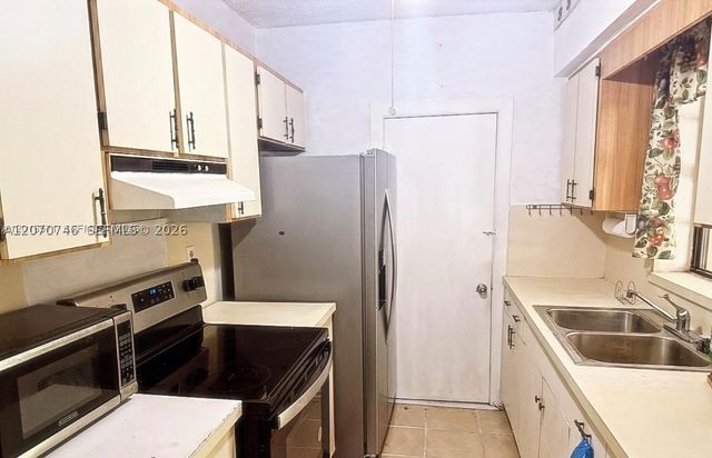 50 E 44th St, Hialeah, FL 33013