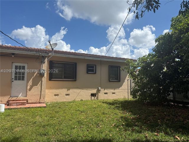 50 E 44th St, Hialeah, FL 33013