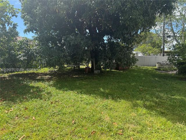 50 E 44th St, Hialeah, FL 33013