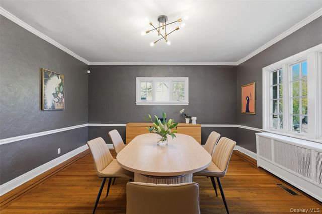 42 Mulberry Lane, New Rochelle, NY 10804