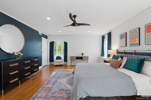 42 Mulberry Lane, New Rochelle, NY 10804