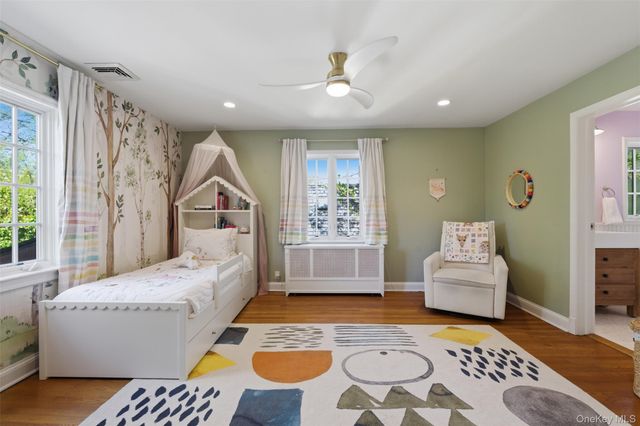 42 Mulberry Lane, New Rochelle, NY 10804