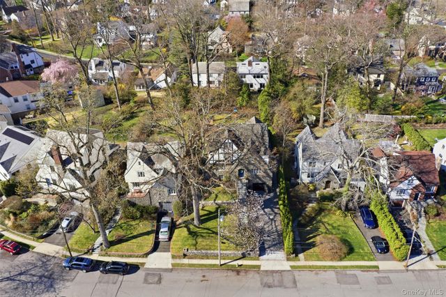 42 Mulberry Lane, New Rochelle, NY 10804