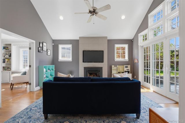 42 Mulberry Lane, New Rochelle, NY 10804