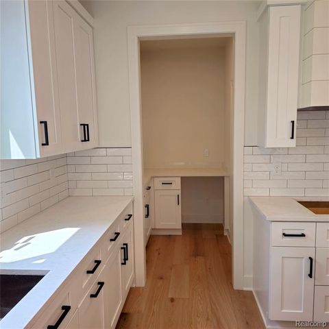 18582 Stallmann Drive, Macomb, MI 48042