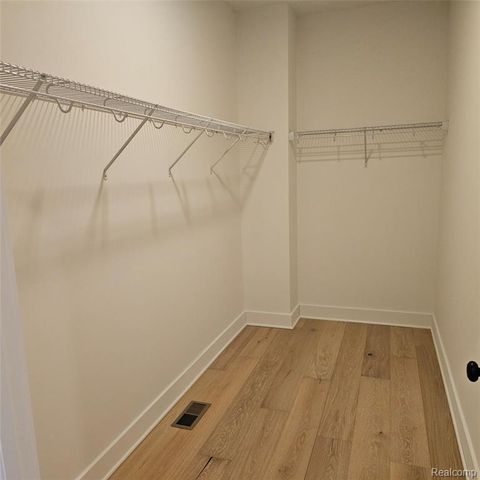 18582 Stallmann Drive, Macomb, MI 48042