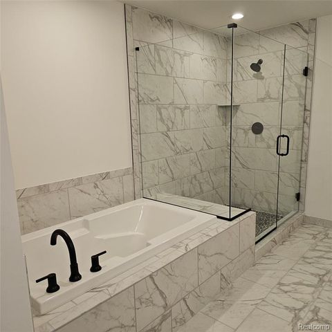 18582 Stallmann Drive, Macomb, MI 48042