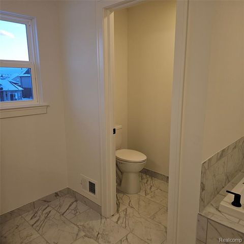 18582 Stallmann Drive, Macomb, MI 48042