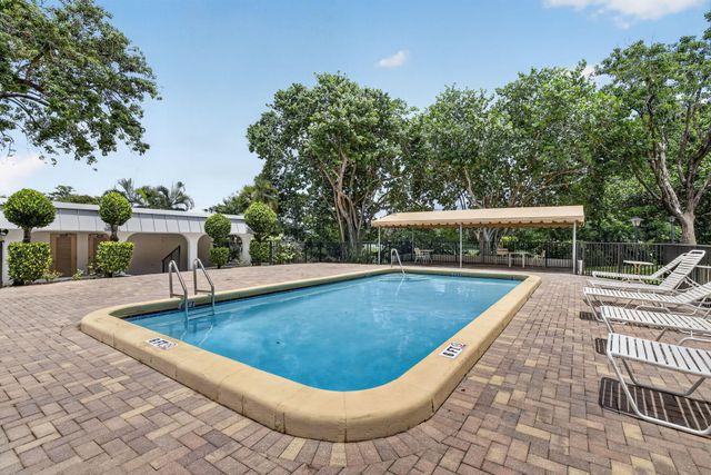 6001 N Falls Circle Drive 306, Lauderhill, FL 33319