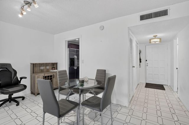 6001 N Falls Circle Drive 306, Lauderhill, FL 33319