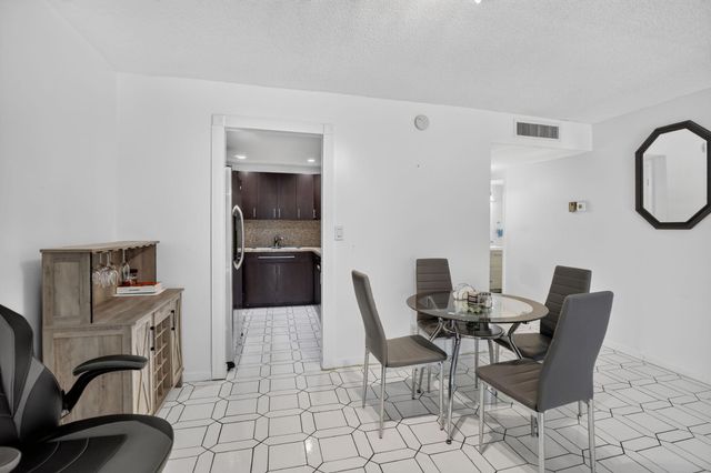 6001 N Falls Circle Drive 306, Lauderhill, FL 33319