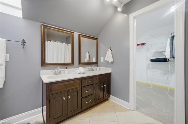 105 Gardenville DR, Yorktown, VA 23693