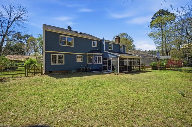 105 Gardenville DR, Yorktown, VA 23693