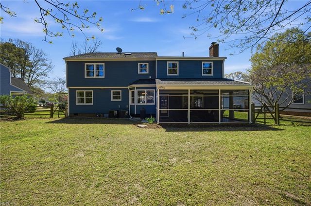 105 Gardenville DR, Yorktown, VA 23693