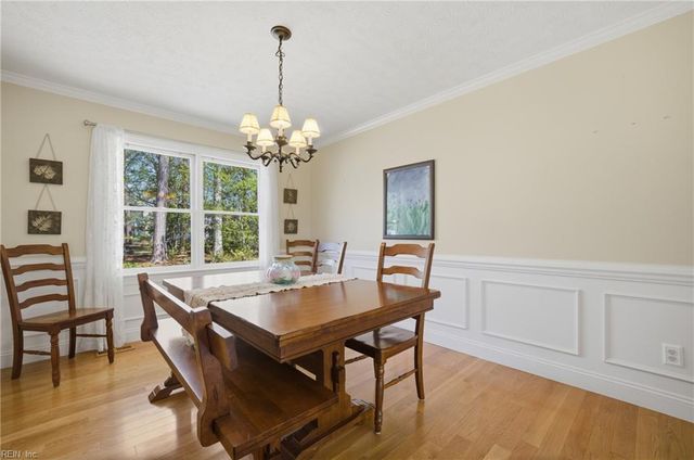 105 Gardenville DR, Yorktown, VA 23693