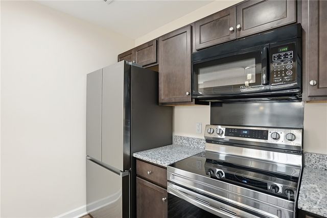 724 Dixon Street, Savannah, GA 31405