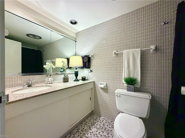 7320 Glenroie Ave Apt 6F, Norfolk, VA 23505