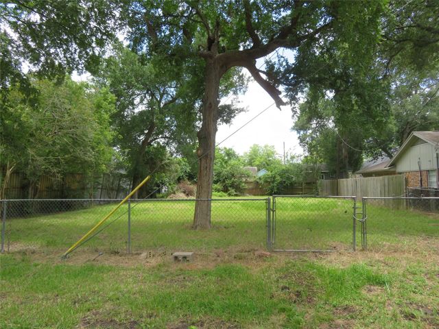 801 Cub Lane, Richmond, TX 77469