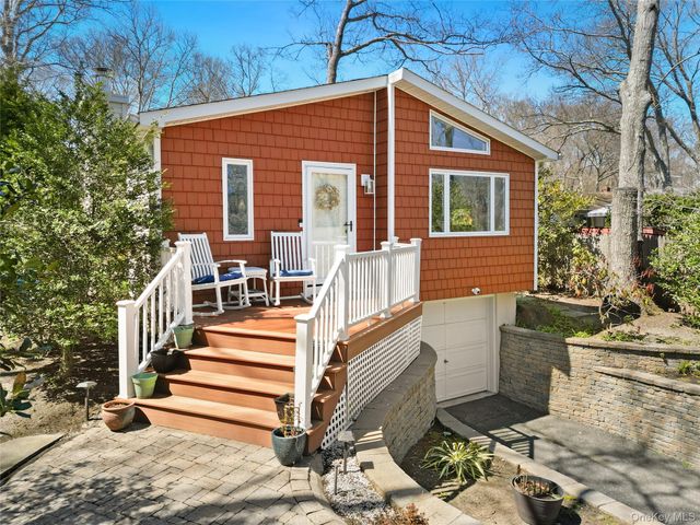 38 Corey Trail, Ridge, NY 11961