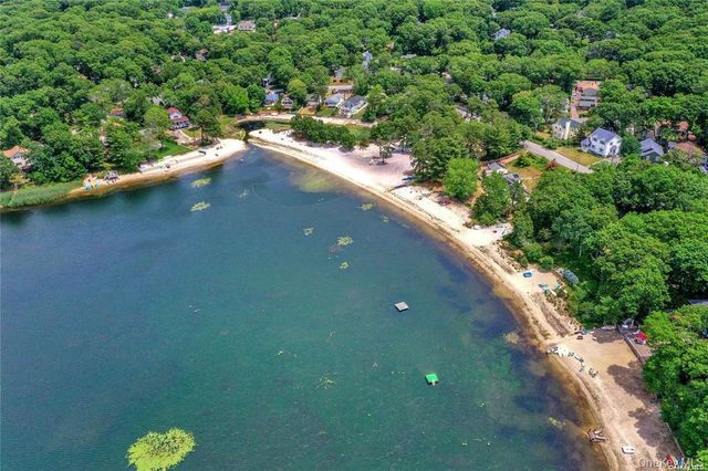 38 Corey Trail, Ridge, NY 11961