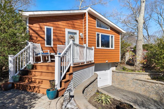 38 Corey Trail, Ridge, NY 11961