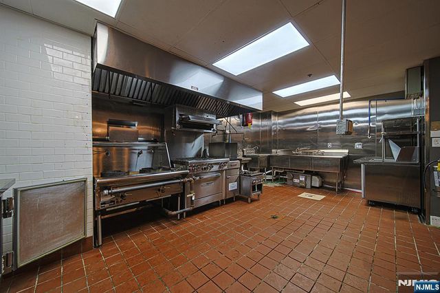 225 Broad Avenue, Palisades Park, NJ 07650