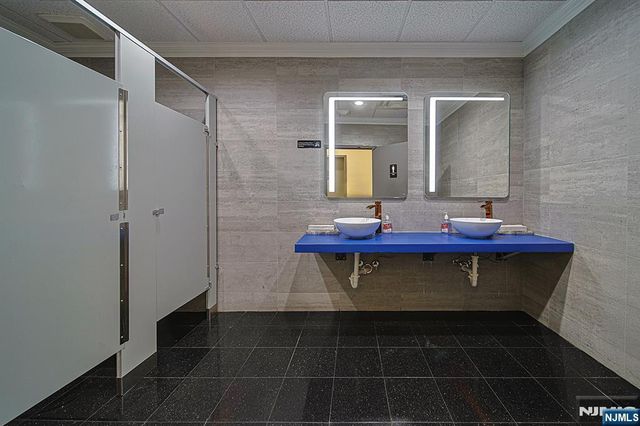 225 Broad Avenue, Palisades Park, NJ 07650