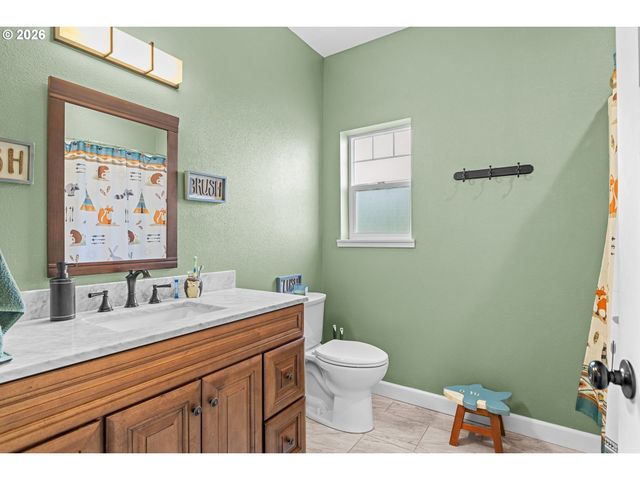 1118 S 11TH St, Coos Bay, OR 97420