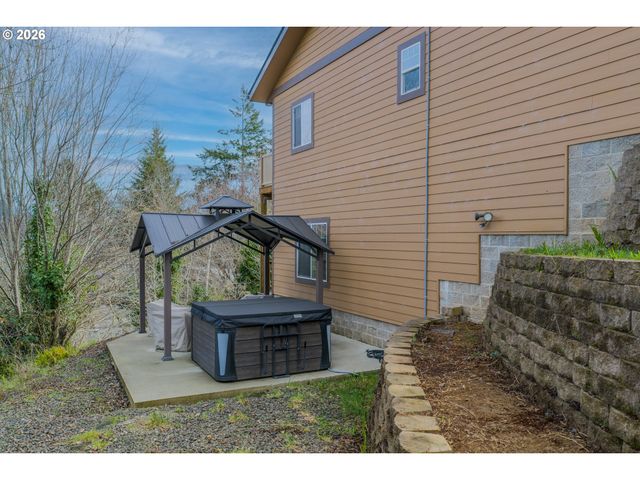 1118 S 11TH St, Coos Bay, OR 97420