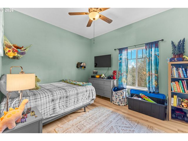 1118 S 11TH St, Coos Bay, OR 97420