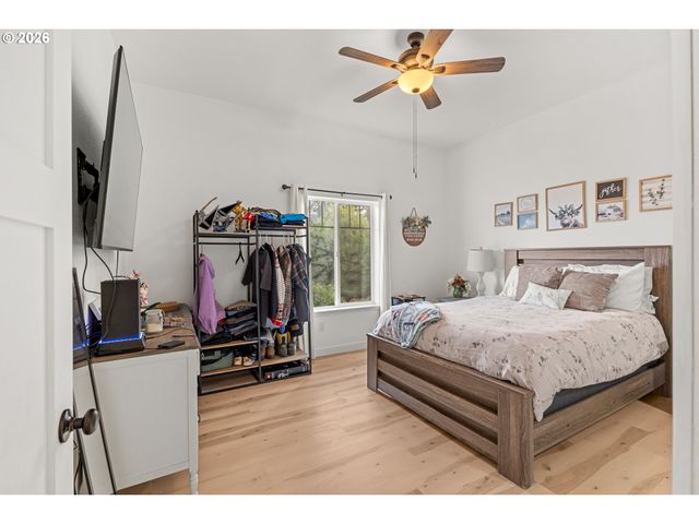 1118 S 11TH St, Coos Bay, OR 97420