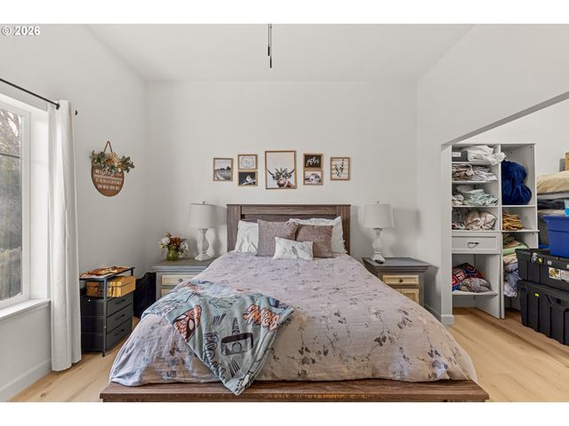 1118 S 11TH St, Coos Bay, OR 97420