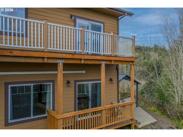 1118 S 11TH St, Coos Bay, OR 97420