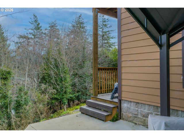 1118 S 11TH St, Coos Bay, OR 97420