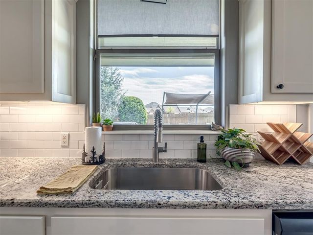 11708 SW 25th Court, Yukon, OK 73099