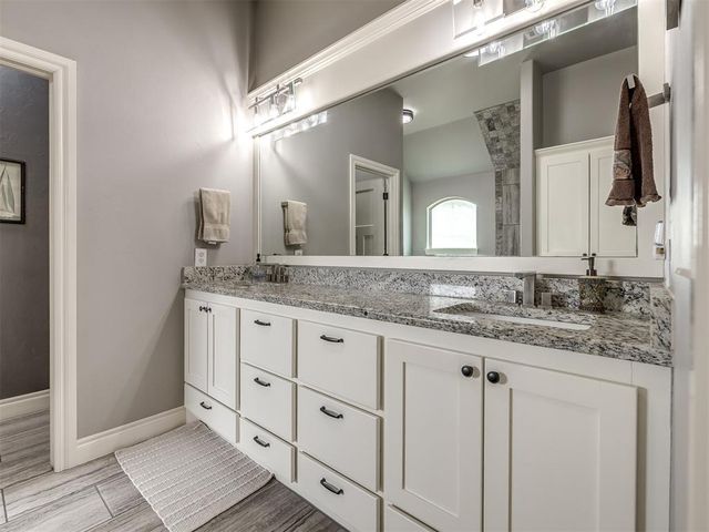 11708 SW 25th Court, Yukon, OK 73099