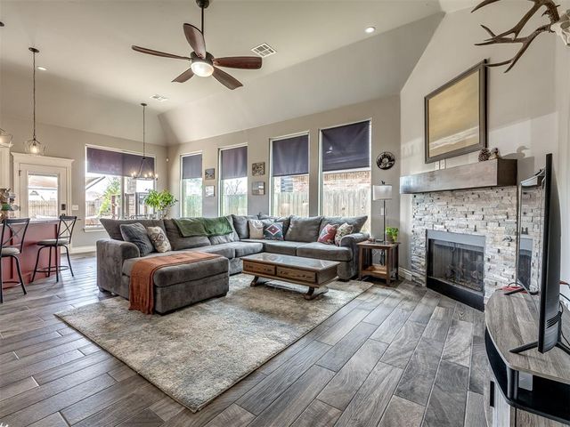 11708 SW 25th Court, Yukon, OK 73099